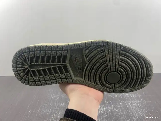 HYPE DM7866-002 AIR LOW JORDAN OG TRAVIS 1 'BLACK SP SCOTT OLIVE' X 0429